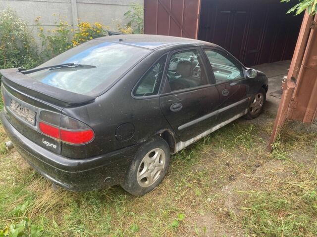 Черный Рено 4, объемом двигателя 3 л и пробегом 241 тыс. км за 1200 $, фото 1 на Automoto.ua