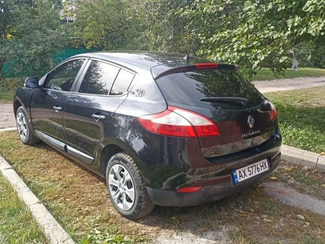 Рено 4 2011 у Харкові на Automoto.ua Чорний Рено 4, об'ємом двигуна 0 л та пробігом 290 тис. км за 5200 $, фото 4 на Automoto.ua