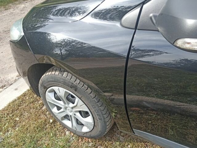 Рено 4 2011 у Харкові на Automoto.ua Чорний Рено 4, об'ємом двигуна 0 л та пробігом 290 тис. км за 5200 $, фото 6 на Automoto.ua