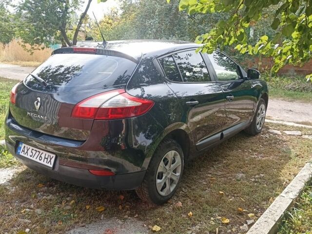 Рено 4 2011 у Харкові на Automoto.ua Чорний Рено 4, об'ємом двигуна 0 л та пробігом 290 тис. км за 5200 $, фото 3 на Automoto.ua