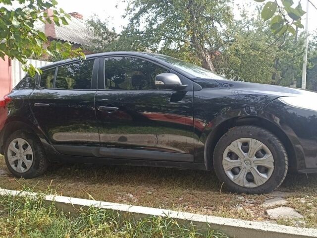 Рено 4 2011 у Харкові на Automoto.ua Чорний Рено 4, об'ємом двигуна 0 л та пробігом 290 тис. км за 5200 $, фото 2 на Automoto.ua