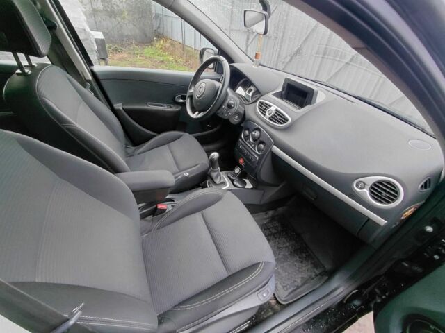 Черный Рено 4, объемом двигателя 1.5 л и пробегом 163 тыс. км за 6200 $, фото 3 на Automoto.ua