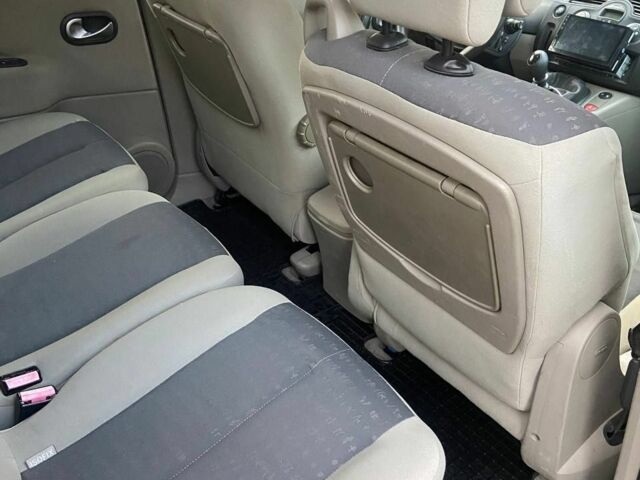 Черный Рено 4, объемом двигателя 0 л и пробегом 280 тыс. км за 1700 $, фото 3 на Automoto.ua