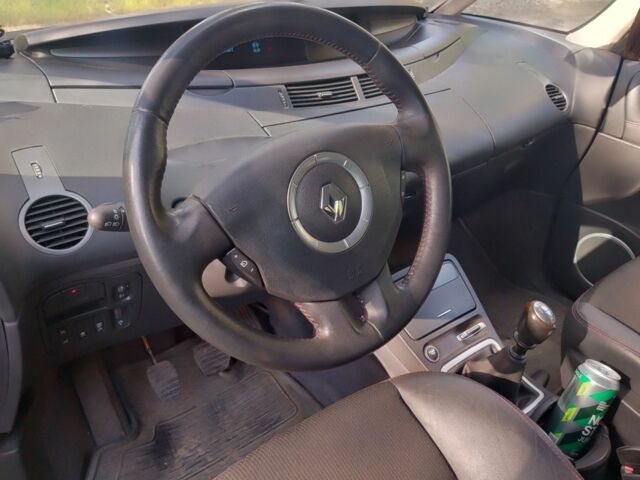 Черный Рено 4, объемом двигателя 2 л и пробегом 325 тыс. км за 5000 $, фото 4 на Automoto.ua