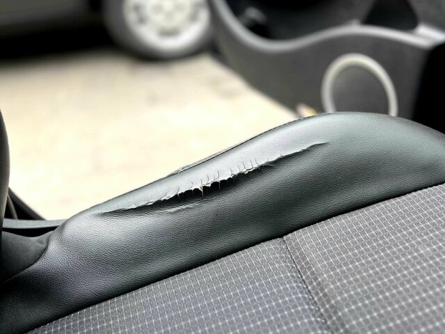 Чорний Рено 4, об'ємом двигуна 1.6 л та пробігом 190 тис. км за 6000 $, фото 9 на Automoto.ua