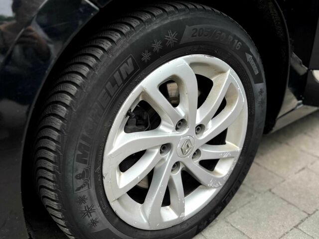 Чорний Рено 4, об'ємом двигуна 1.6 л та пробігом 190 тис. км за 6000 $, фото 4 на Automoto.ua