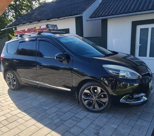 Черный Рено 4, объемом двигателя 1.6 л и пробегом 300 тыс. км за 9000 $, фото 2 на Automoto.ua