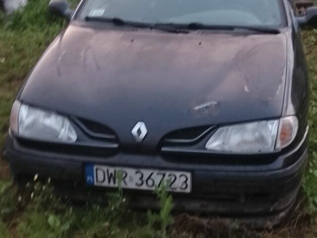 Черный Рено 4, объемом двигателя 0 л и пробегом 299 тыс. км за 250 $, фото 2 на Automoto.ua