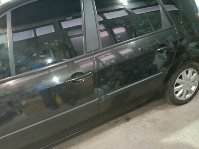 Черный Рено 4, объемом двигателя 1.6 л и пробегом 260 тыс. км за 4000 $, фото 2 на Automoto.ua