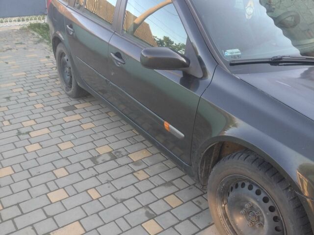 Черный Рено 4, объемом двигателя 2.2 л и пробегом 380 тыс. км за 3900 $, фото 3 на Automoto.ua