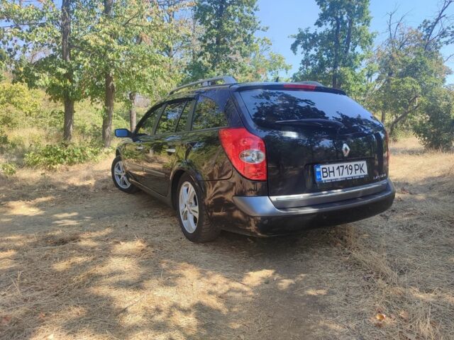 Черный Рено 4, объемом двигателя 2 л и пробегом 280 тыс. км за 4800 $, фото 1 на Automoto.ua