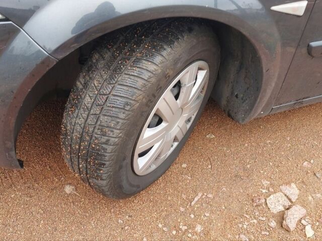 Чорний Рено 4, об'ємом двигуна 1.5 л та пробігом 265 тис. км за 5000 $, фото 3 на Automoto.ua