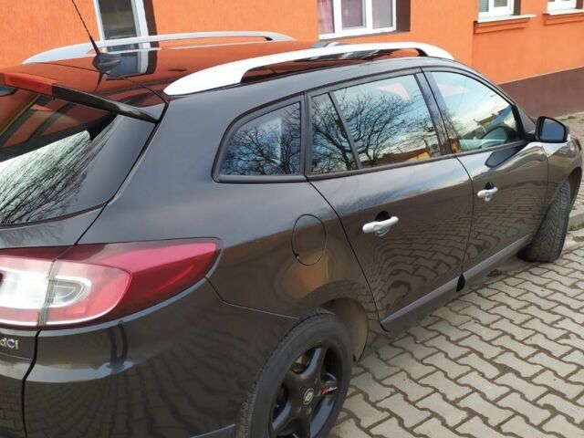 Черный Рено 4, объемом двигателя 0 л и пробегом 243 тыс. км за 8000 $, фото 2 на Automoto.ua