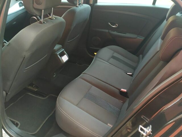 Черный Рено 4, объемом двигателя 0 л и пробегом 243 тыс. км за 8000 $, фото 4 на Automoto.ua