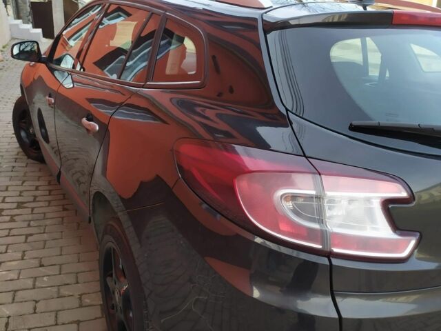 Черный Рено 4, объемом двигателя 0 л и пробегом 243 тыс. км за 8000 $, фото 6 на Automoto.ua