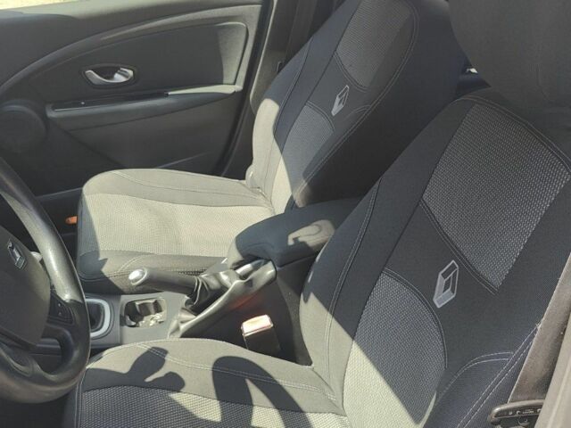 Черный Рено 4, объемом двигателя 0 л и пробегом 180 тыс. км за 6500 $, фото 5 на Automoto.ua