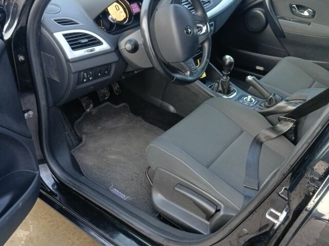 Черный Рено 4, объемом двигателя 0 л и пробегом 186 тыс. км за 6500 $, фото 5 на Automoto.ua