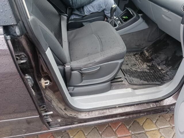 Коричневый Рено 4, объемом двигателя 2.2 л и пробегом 424 тыс. км за 5000 $, фото 1 на Automoto.ua