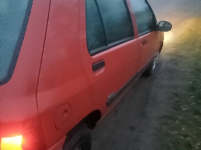 Красный Рено 4, объемом двигателя 1 л и пробегом 123 тыс. км за 1100 $, фото 5 на Automoto.ua