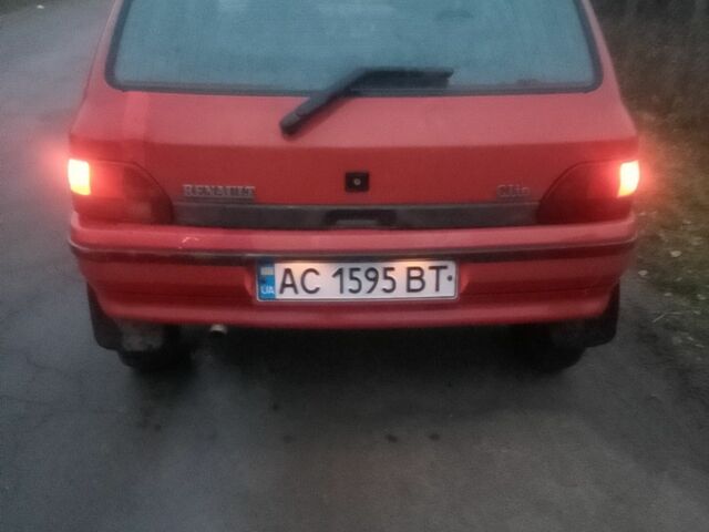 Красный Рено 4, объемом двигателя 1 л и пробегом 123 тыс. км за 1100 $, фото 1 на Automoto.ua