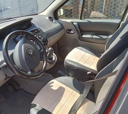 Красный Рено 4, объемом двигателя 1.6 л и пробегом 310 тыс. км за 3500 $, фото 4 на Automoto.ua