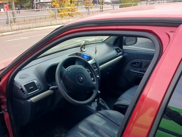 Рено 4 2005 в Киеве на Automoto.ua Красный Рено 4, объемом двигателя 1.4 л и пробегом 186 тыс. км за 3000 $, фото 9 на Automoto.ua