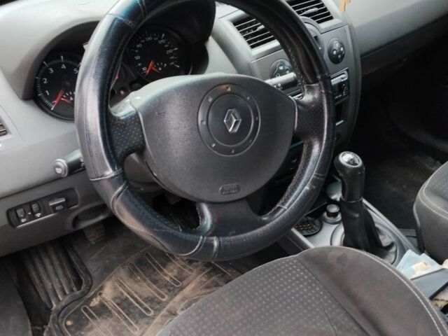 Красный Рено 4, объемом двигателя 1.6 л и пробегом 300 тыс. км за 3500 $, фото 10 на Automoto.ua