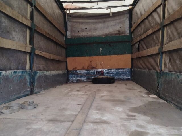 Красный Рено 4, объемом двигателя 4.6 л и пробегом 600 тыс. км за 7500 $, фото 3 на Automoto.ua