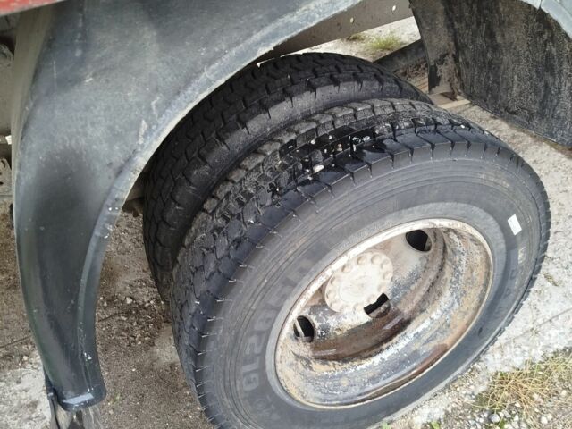 Красный Рено 4, объемом двигателя 4.6 л и пробегом 600 тыс. км за 7500 $, фото 2 на Automoto.ua