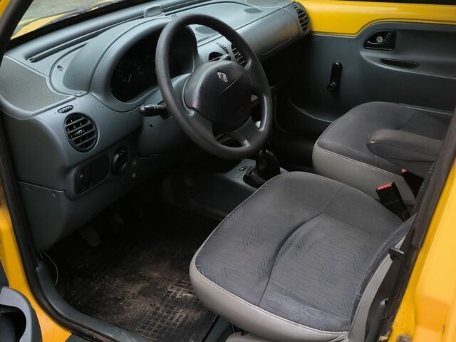 Жовтий Рено 4, об'ємом двигуна 1.9 л та пробігом 280 тис. км за 2400 $, фото 3 на Automoto.ua