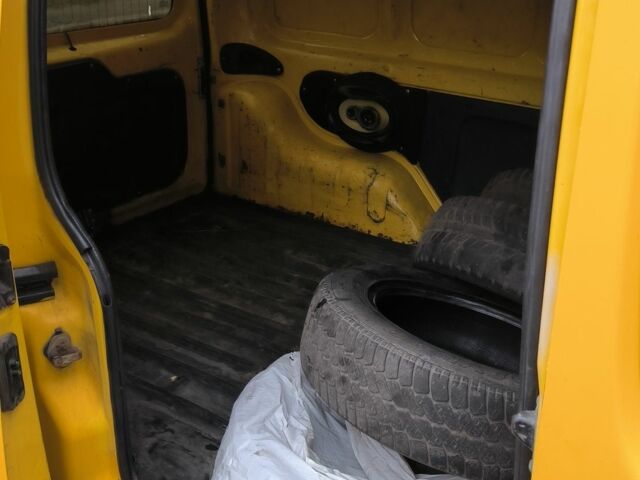 Жовтий Рено 4, об'ємом двигуна 1.9 л та пробігом 280 тис. км за 2400 $, фото 6 на Automoto.ua