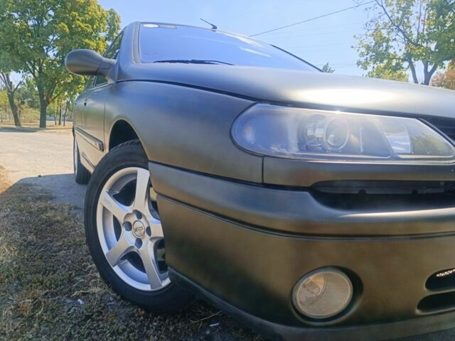 Сірий Рено 4, об'ємом двигуна 1.6 л та пробігом 230 тис. км за 3500 $, фото 4 на Automoto.ua