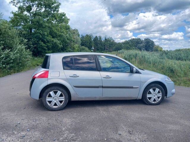 Серый Рено 4, объемом двигателя 1.5 л и пробегом 306 тыс. км за 3750 $, фото 2 на Automoto.ua