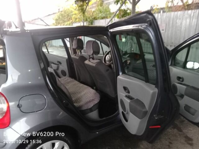 Рено 4 2006 у Новорад-Волынском на Automoto.ua Сірий Рено 4, об'ємом двигуна 1 л та пробігом 180 тис. км за 4500 $, фото 6 на Automoto.ua