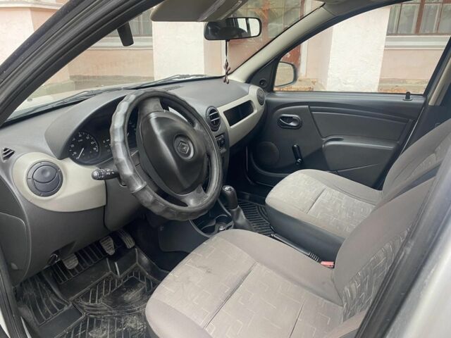 Серый Рено 4, объемом двигателя 1.4 л и пробегом 3 тыс. км за 3900 $, фото 5 на Automoto.ua