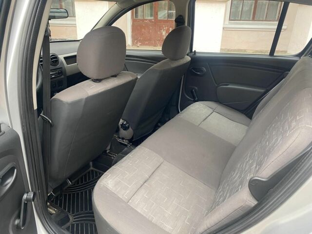 Серый Рено 4, объемом двигателя 1.4 л и пробегом 3 тыс. км за 3900 $, фото 7 на Automoto.ua