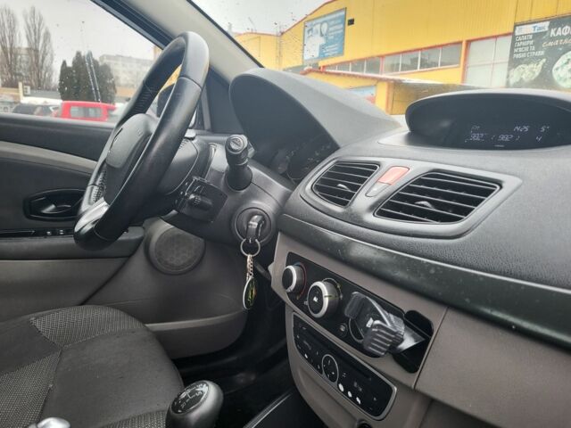 Сірий Рено 4, об'ємом двигуна 1.6 л та пробігом 285 тис. км за 5753 $, фото 10 на Automoto.ua