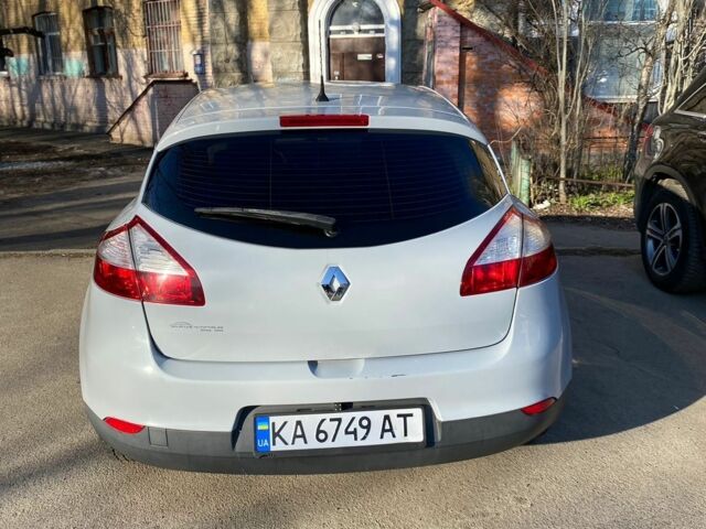 Серый Рено 4, объемом двигателя 1.5 л и пробегом 285 тыс. км за 5500 $, фото 2 на Automoto.ua