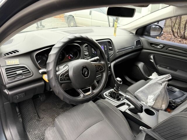 Серый Рено 4, объемом двигателя 1.5 л и пробегом 248 тыс. км за 8499 $, фото 2 на Automoto.ua