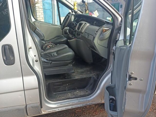 Серый Рено 4, объемом двигателя 2 л и пробегом 380 тыс. км за 4000 $, фото 3 на Automoto.ua