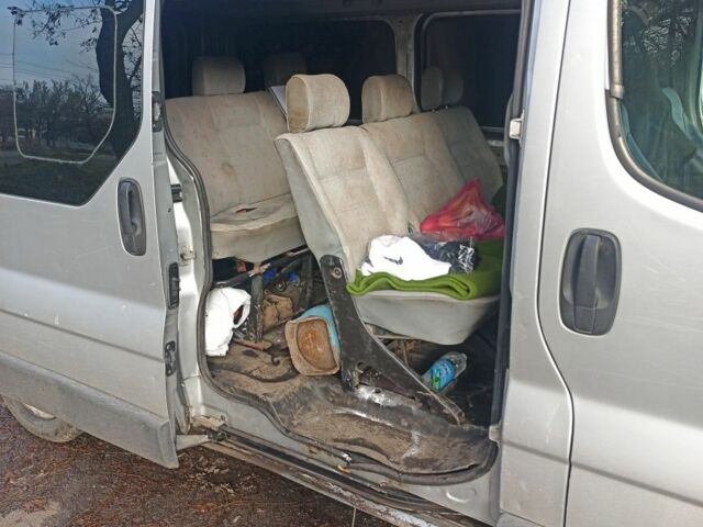 Серый Рено 4, объемом двигателя 2 л и пробегом 380 тыс. км за 4000 $, фото 2 на Automoto.ua