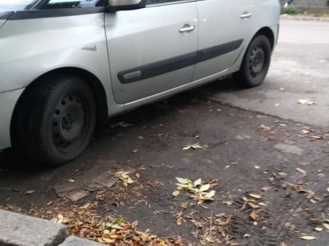 Серый Рено 4, объемом двигателя 3 л и пробегом 309 тыс. км за 2650 $, фото 2 на Automoto.ua