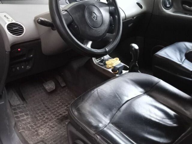 Серый Рено 4, объемом двигателя 3 л и пробегом 309 тыс. км за 2650 $, фото 4 на Automoto.ua