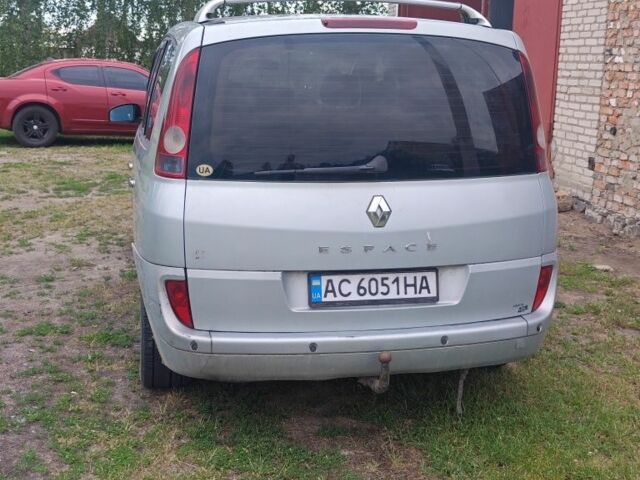 Сірий Рено 4, об'ємом двигуна 2.2 л та пробігом 397 тис. км за 3500 $, фото 2 на Automoto.ua