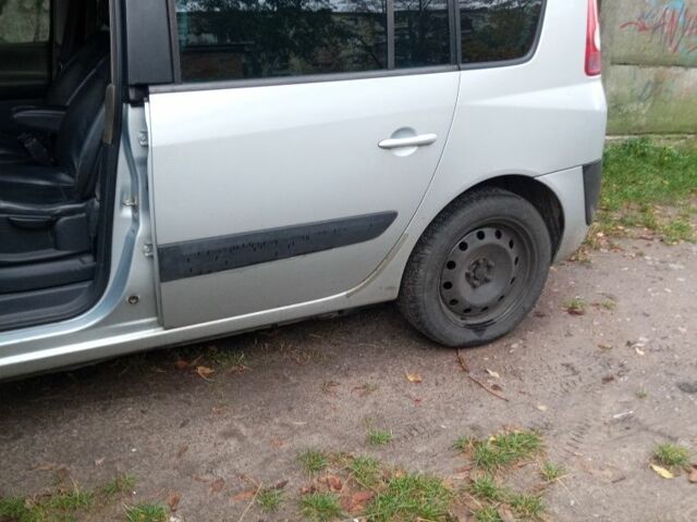 Серый Рено 4, объемом двигателя 3 л и пробегом 309 тыс. км за 2650 $, фото 6 на Automoto.ua