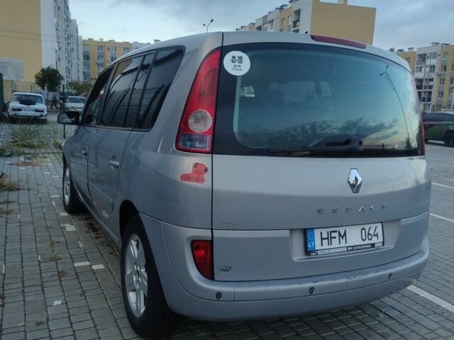 Рено 4 2004 в Одессе на Automoto.ua Серый Рено 4, объемом двигателя 2.2 л и пробегом 300 тыс. км за 2500 $, фото 3 на Automoto.ua