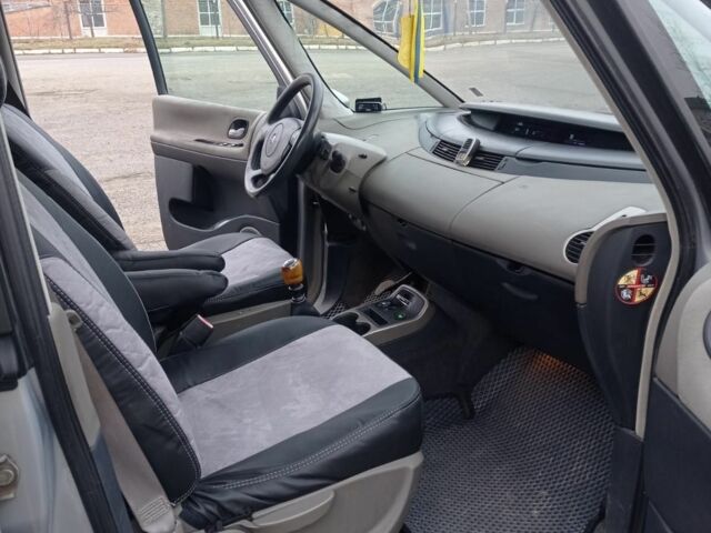 Сірий Рено 4, об'ємом двигуна 2 л та пробігом 254 тис. км за 4500 $, фото 4 на Automoto.ua