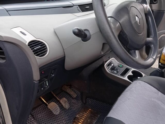 Сірий Рено 4, об'ємом двигуна 2 л та пробігом 254 тис. км за 4500 $, фото 2 на Automoto.ua