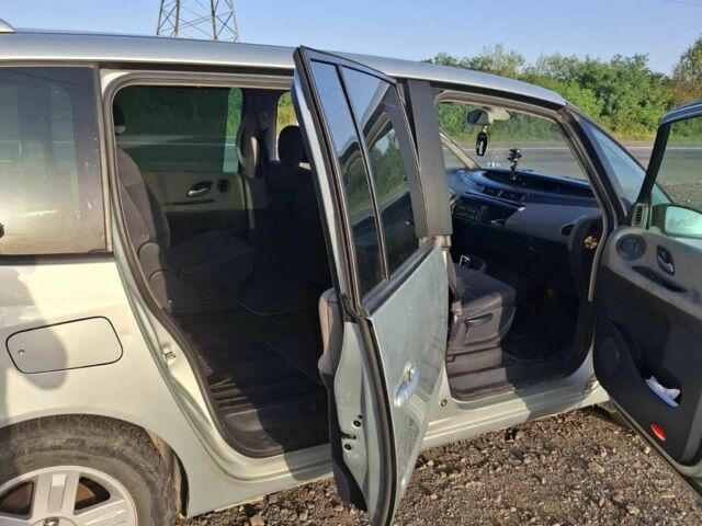 Серый Рено 4, объемом двигателя 2.2 л и пробегом 270 тыс. км за 5500 $, фото 3 на Automoto.ua