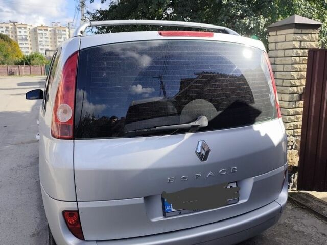 Рено 4 2005 в Виннице на Automoto.ua Серый Рено 4, объемом двигателя 2 л и пробегом 265 тыс. км за 5050 $, фото 1 на Automoto.ua